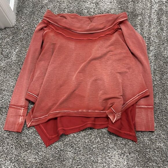 Free People off shoulder pull over sweatshirt size large - Picture 3 of 3